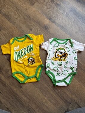 Oregon Ducks Baby Onesie Set - Yellow & White with Green Trim